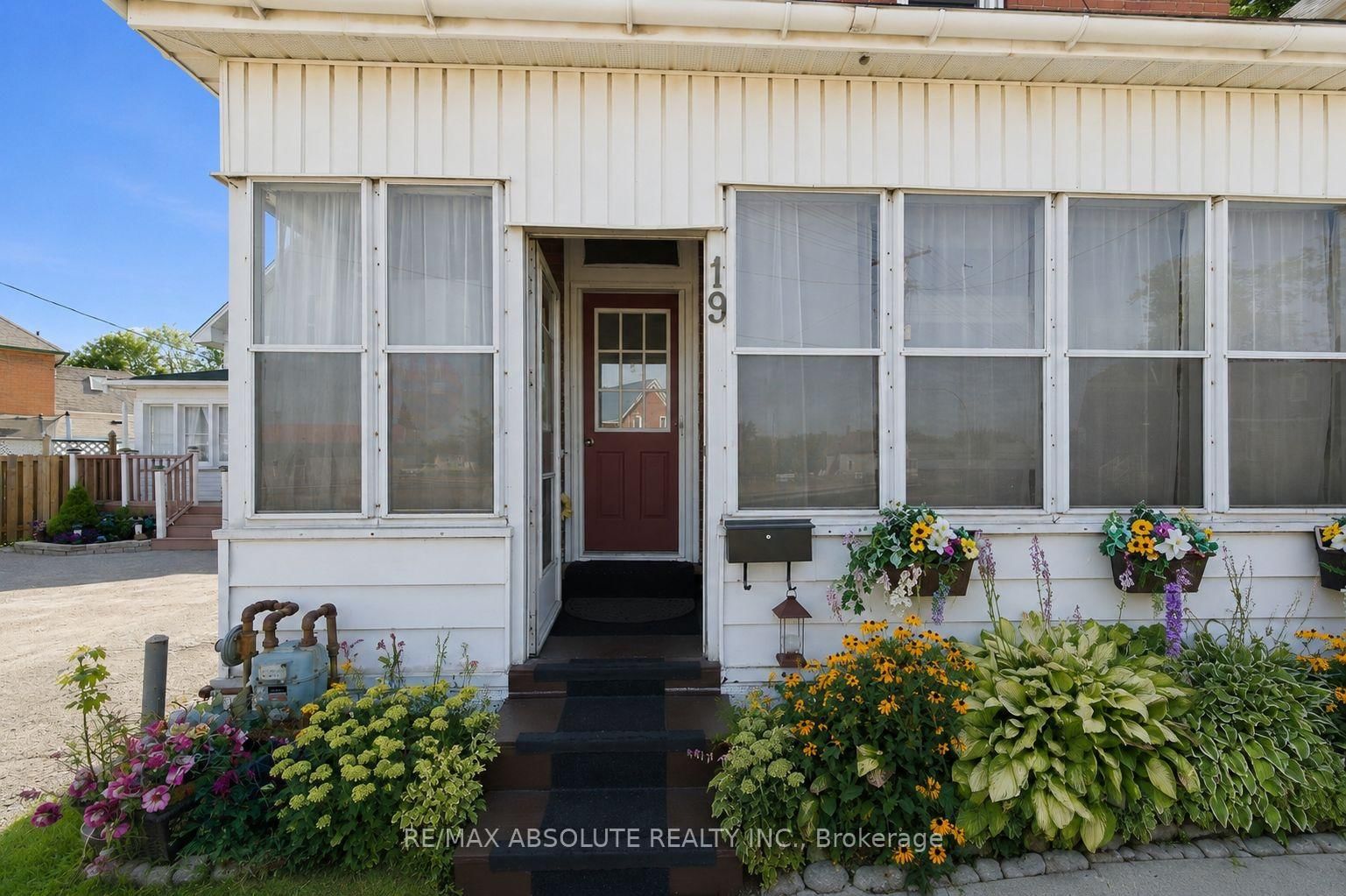 19 Leeds Street • Smiths Falls, ON photo 4