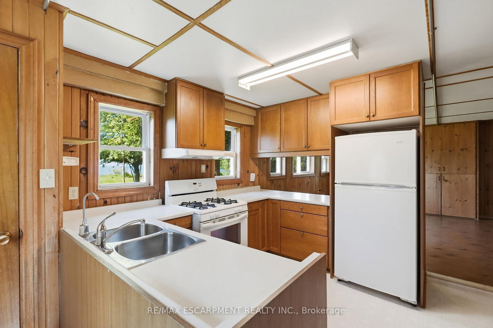 2069 LAKESHORE Road • Haldimand, ON photo 10