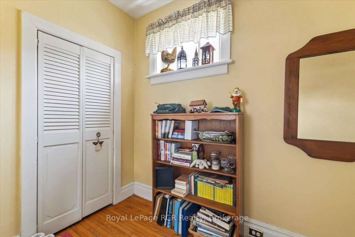 865 7th Avenue • Hanover, ON photo 16