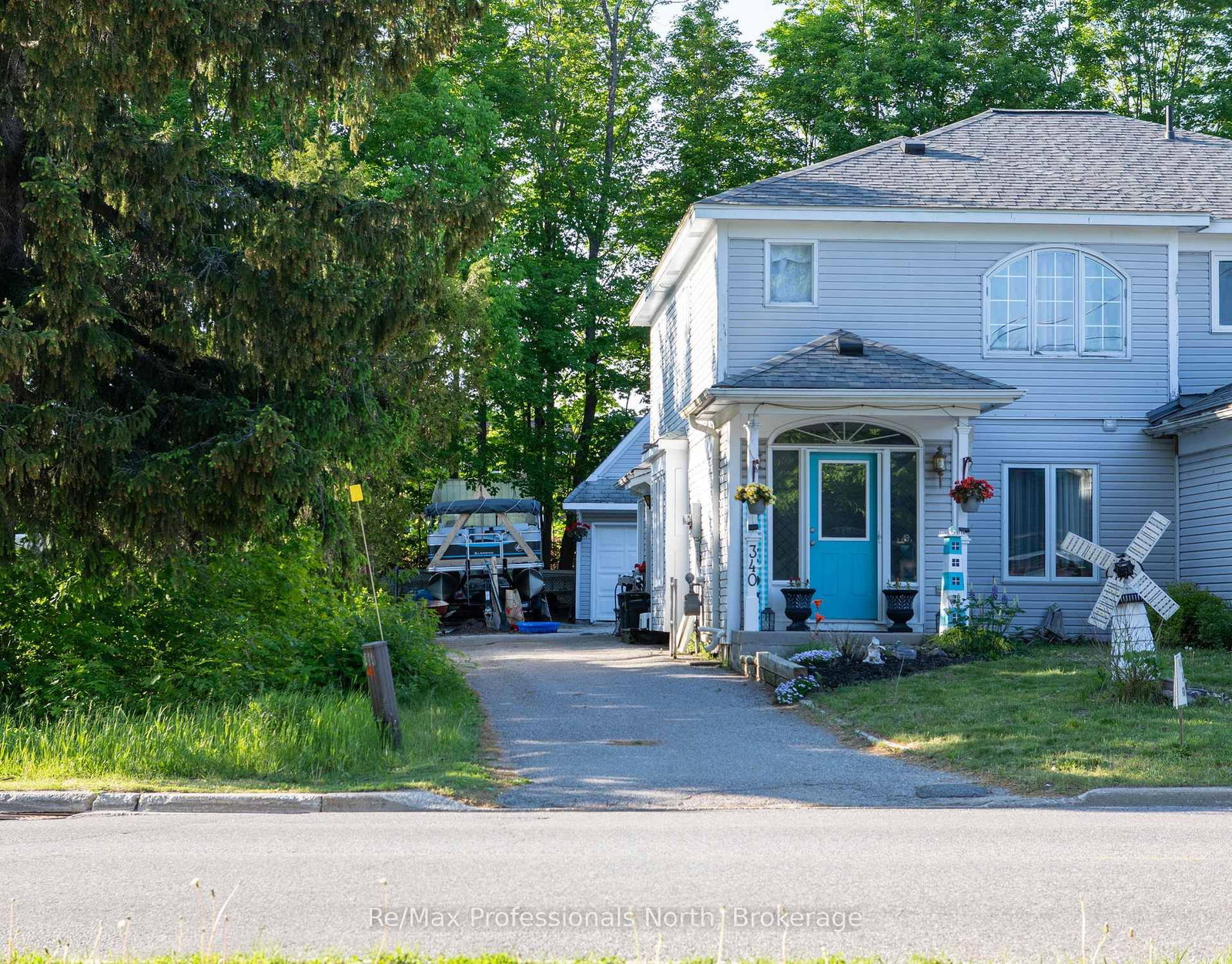 340 W James Street • Gravenhurst, ON photo 2