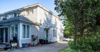 340 W James Street • Gravenhurst, ON photo 3