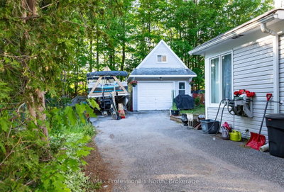 340 W James Street • Gravenhurst, ON photo 4