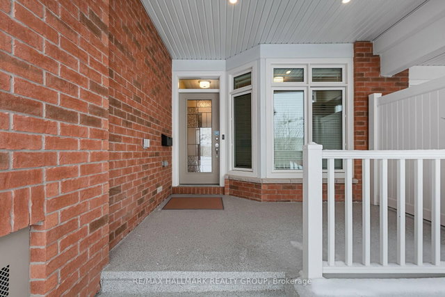 66 Kayenta Street W