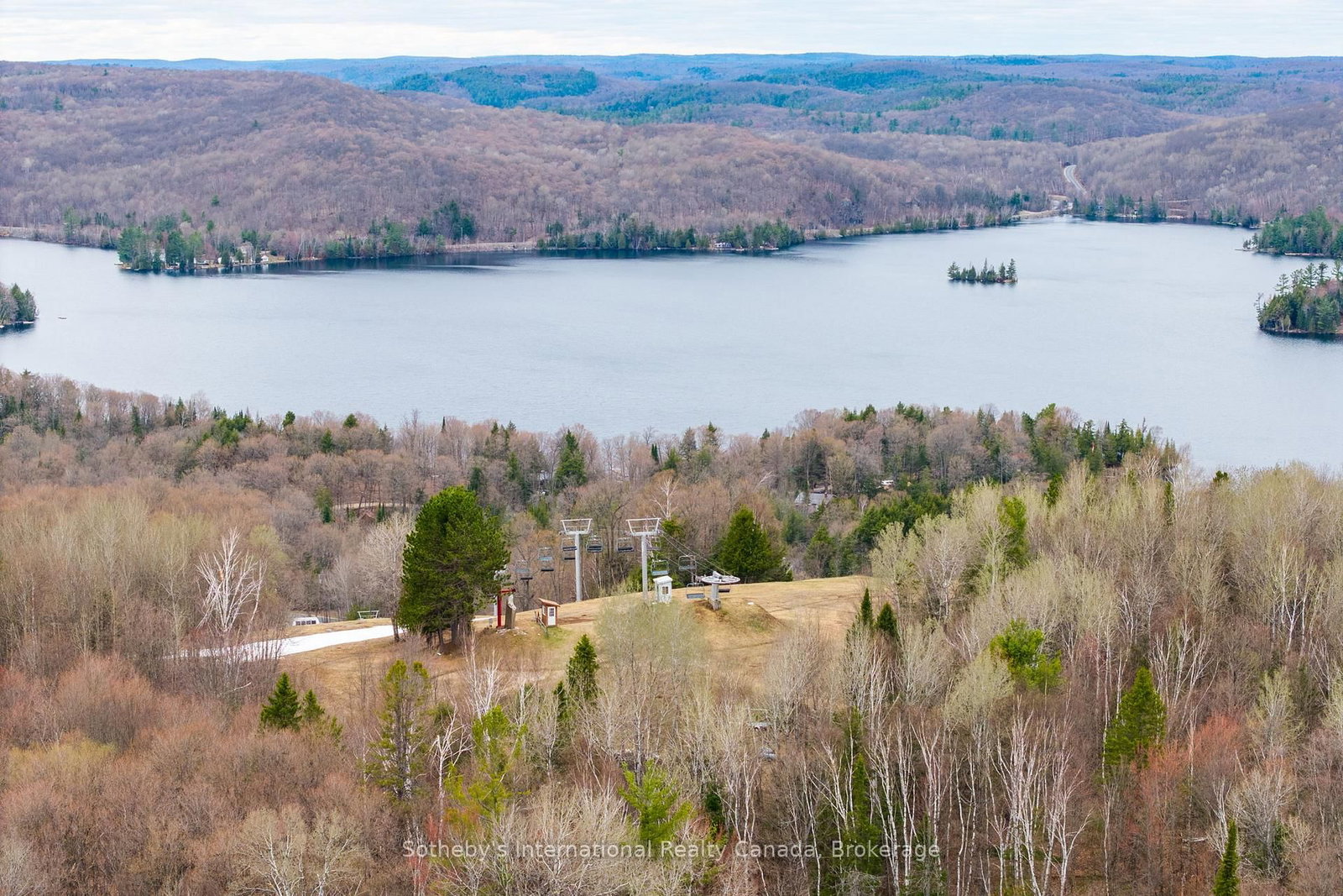 1315 North Drive • Dysart et al, ON photo 27