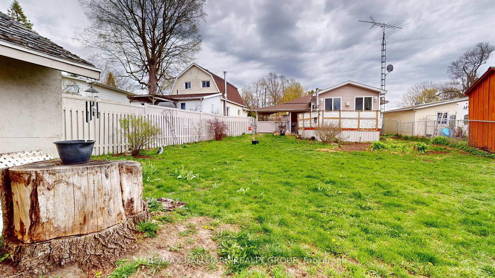20 Crawford Street • Brockville, ON photo 36