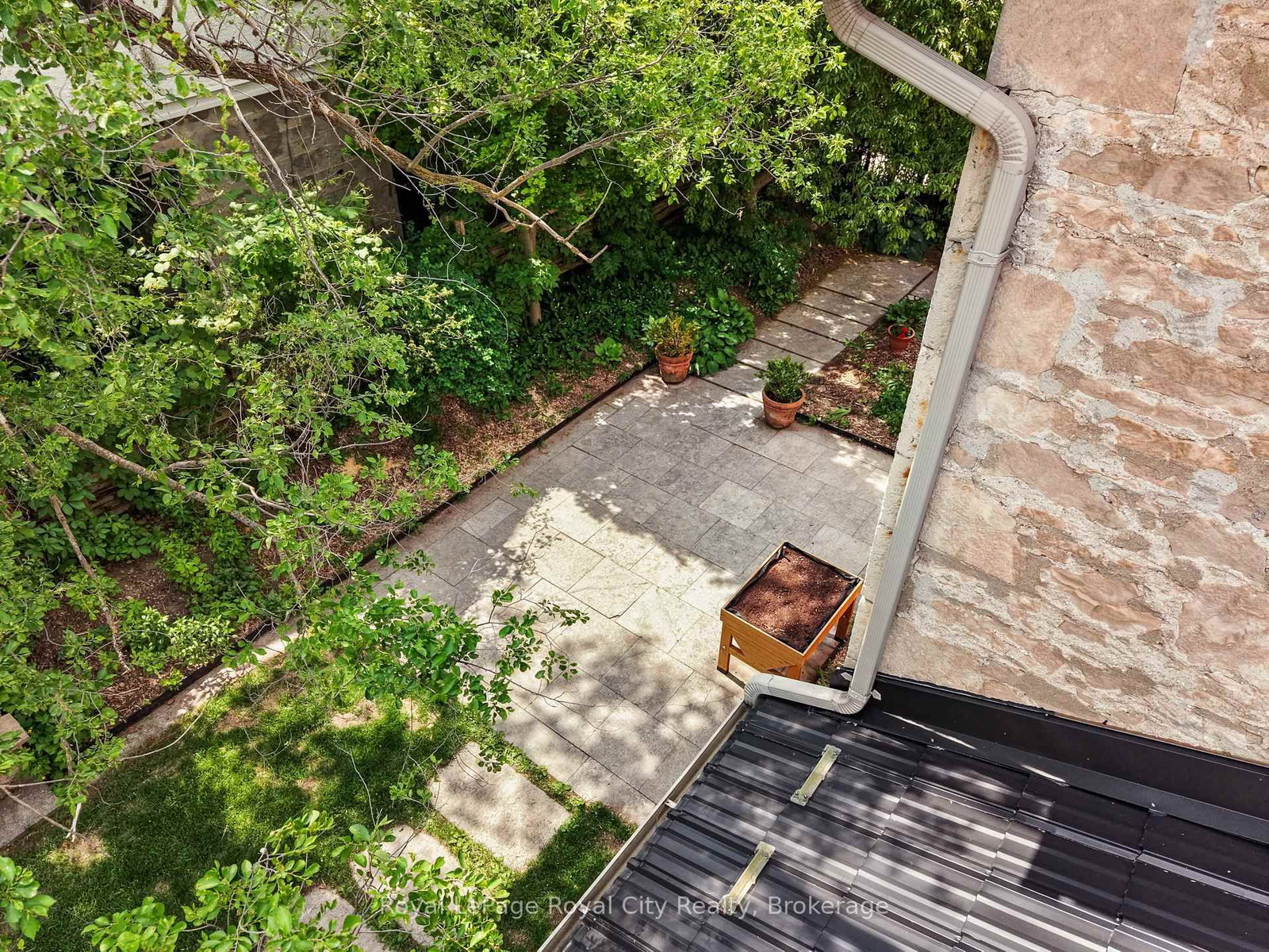 19 London Road E • Guelph, ON photo 44