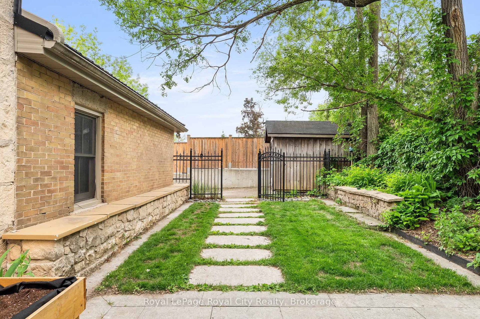 19 London Road E • Guelph, ON photo 5