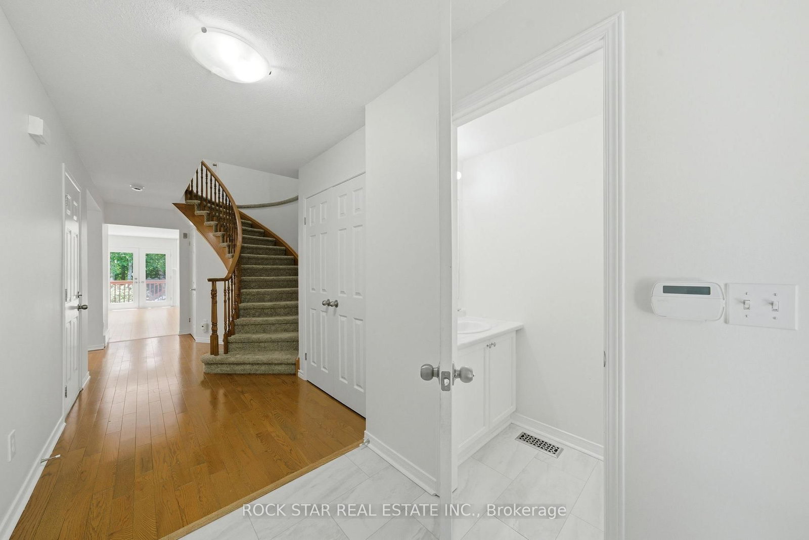 180 Lawrence Lane • Pelham, ON photo 4