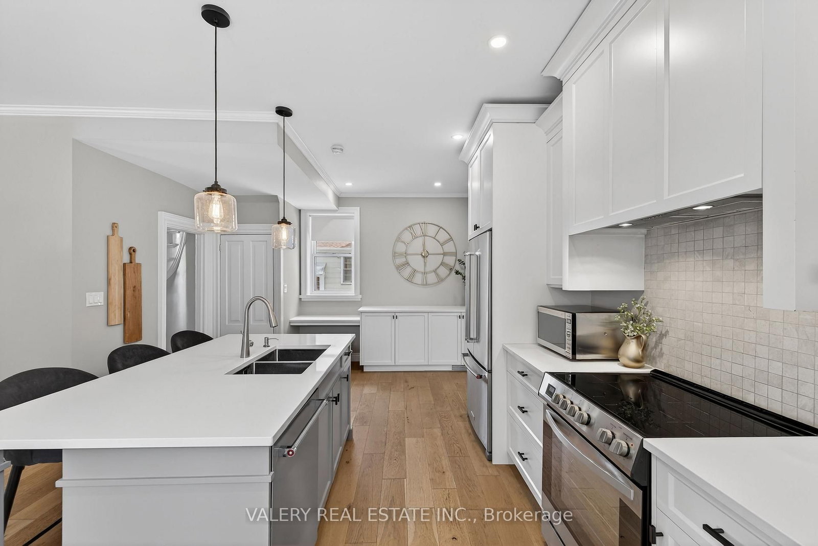 710 York Avenue N • North Perth, ON photo 11