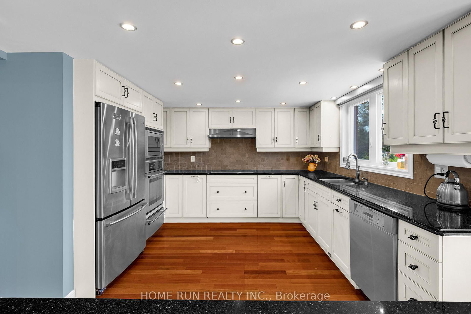 6 Zokol Crescent • Ottawa, ON photo 12