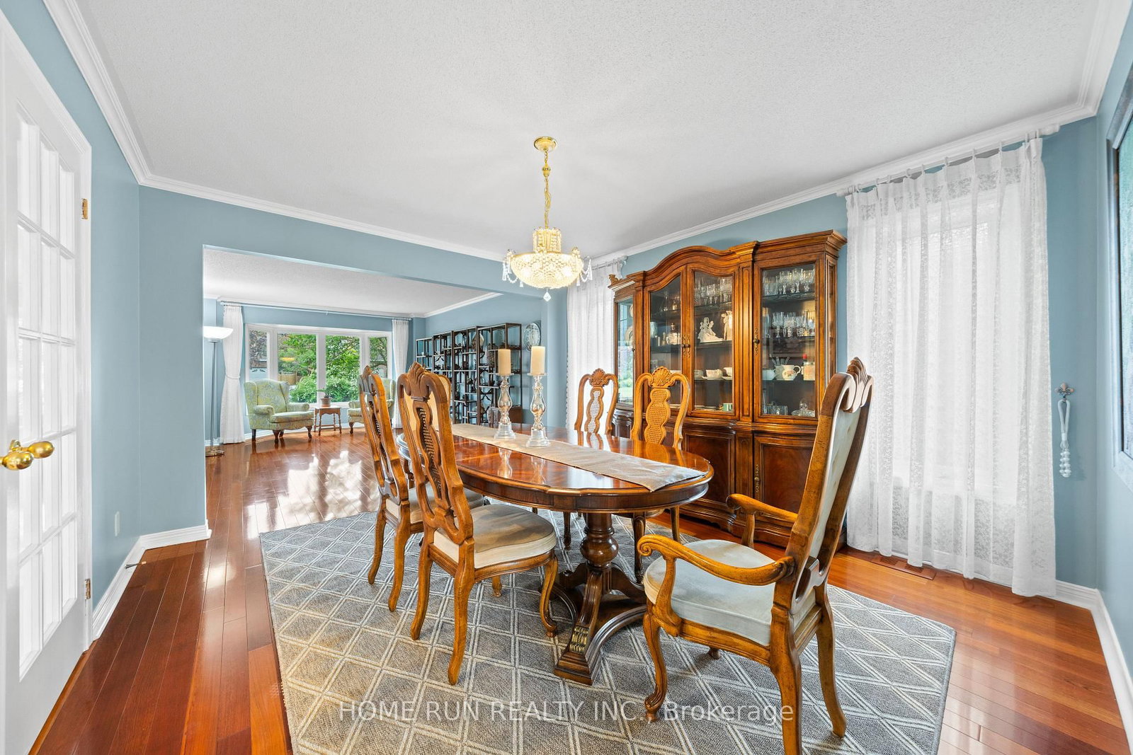 6 Zokol Crescent • Ottawa, ON photo 7