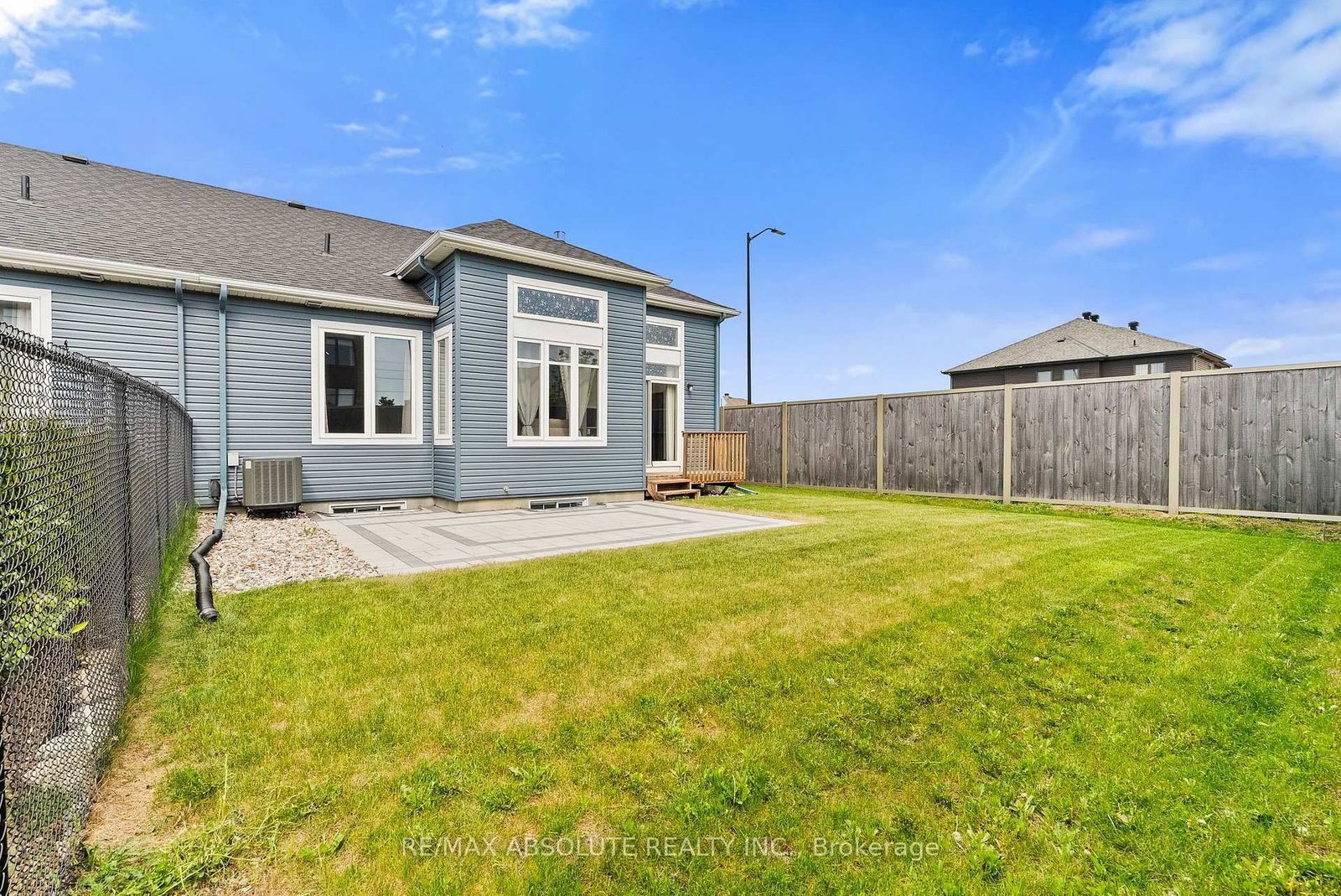 231 SHINNY Avenue • Stittsville, ON photo 39