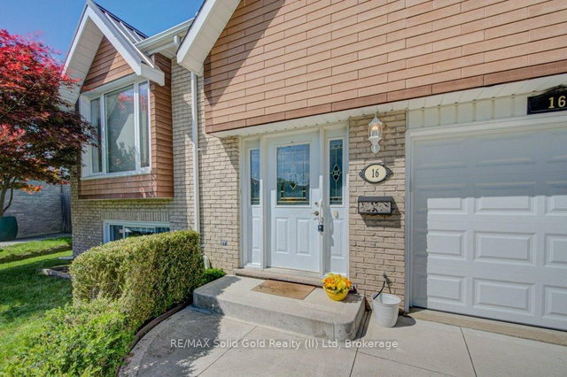 16 Sugar Maple Place