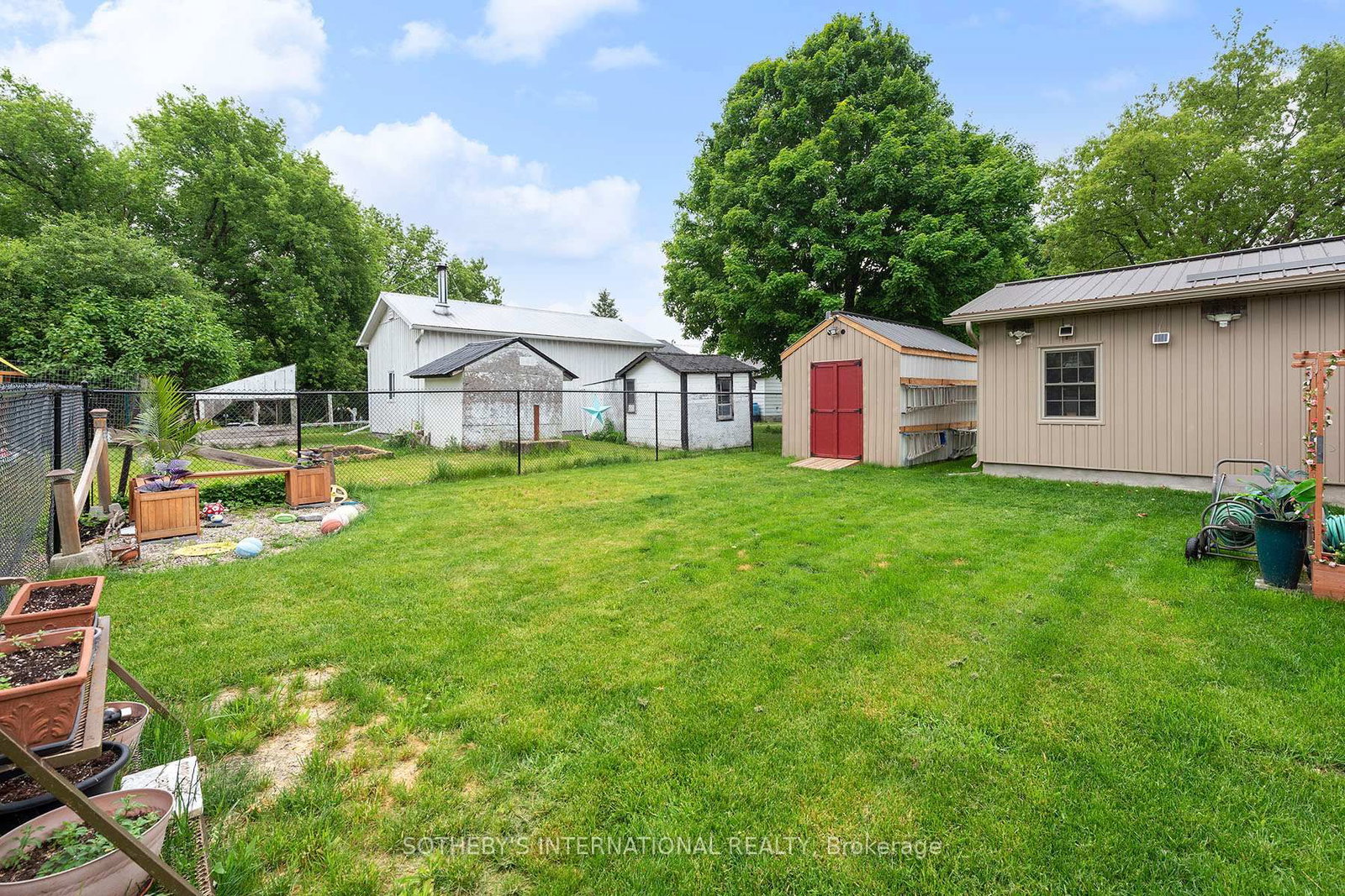 Listing Image 7