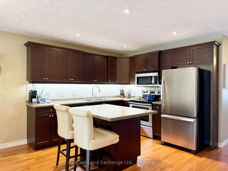 219 Stickel St photo 5