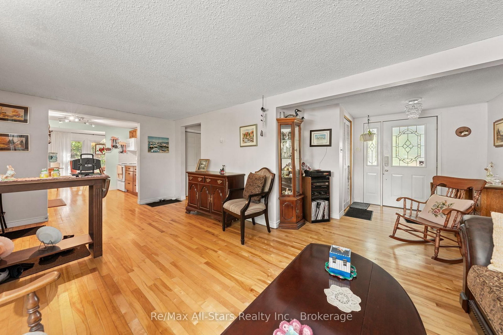 14 Wychwood Drive E • Kawartha Lakes, ON photo 10