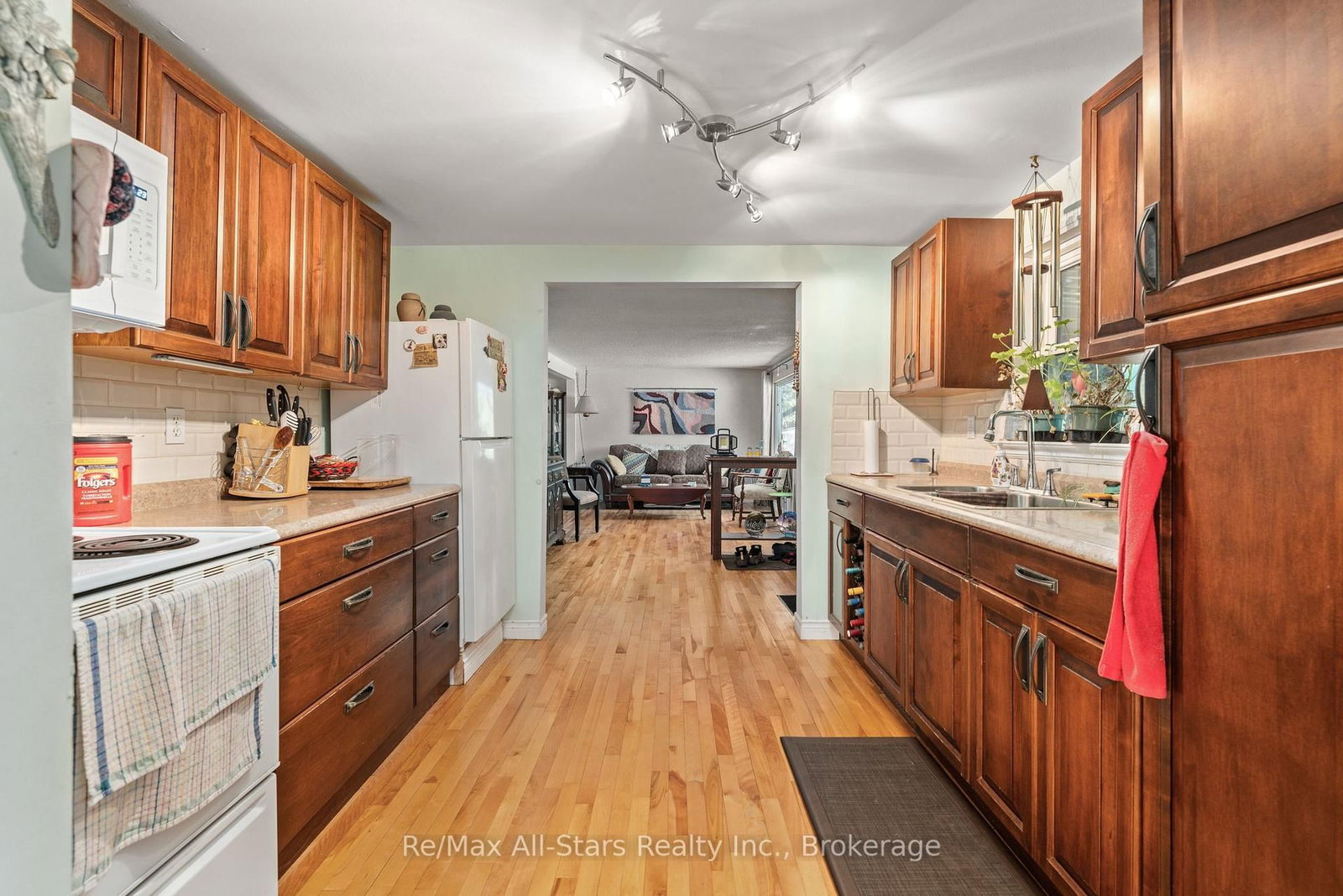 14 Wychwood Drive E • Kawartha Lakes, ON photo 12