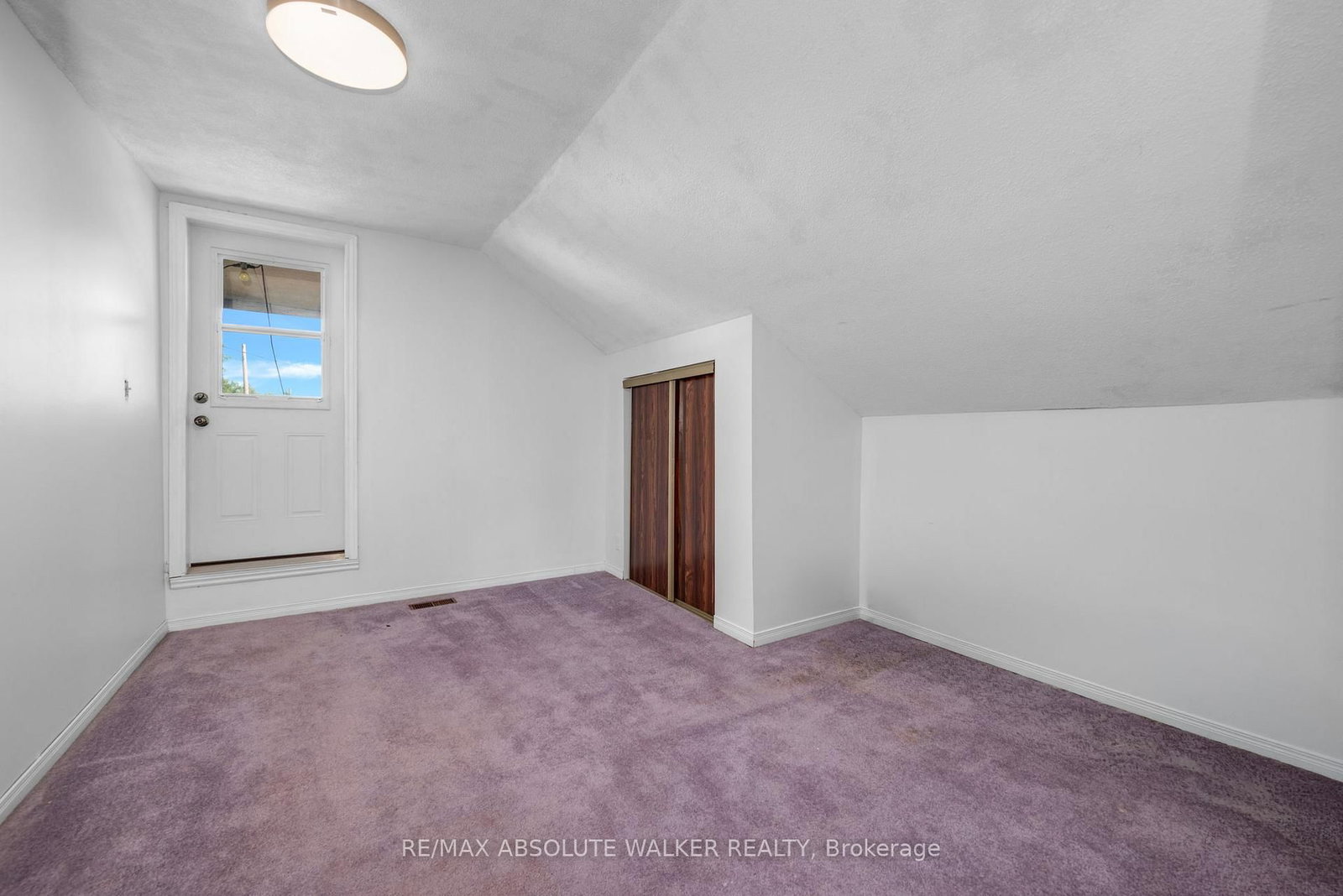 412 Montreal Road • Ottawa, ON photo 12