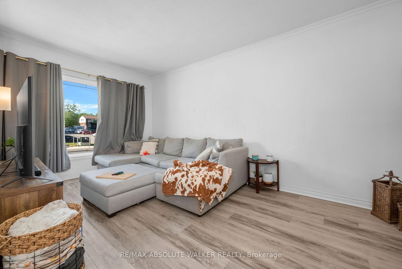 412 Montreal Road • Ottawa, ON photo 4