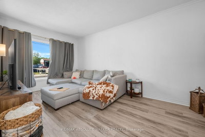 412 Montreal Road • Ottawa, ON photo 4