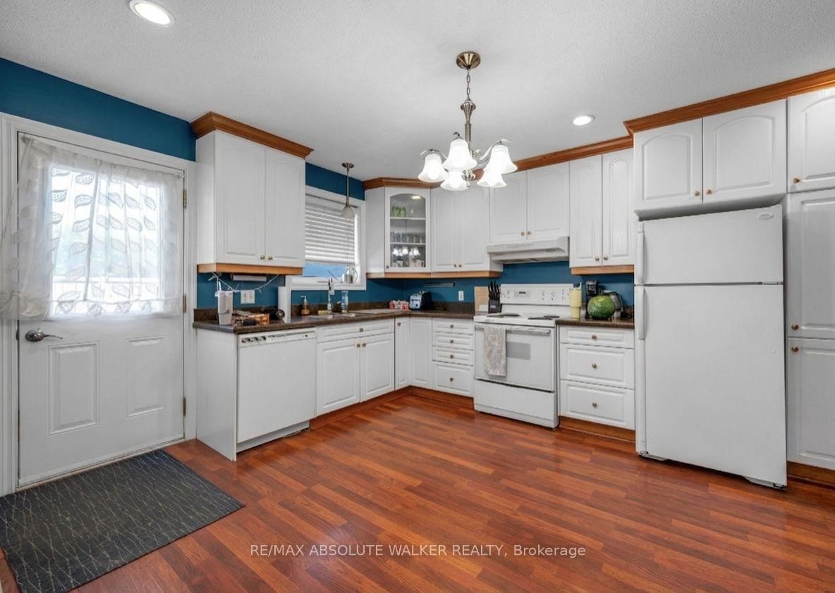 412 Montreal Road • Ottawa, ON photo 8