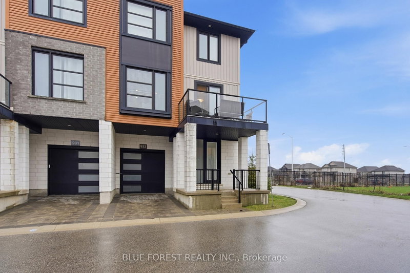 933 Sarnia Road