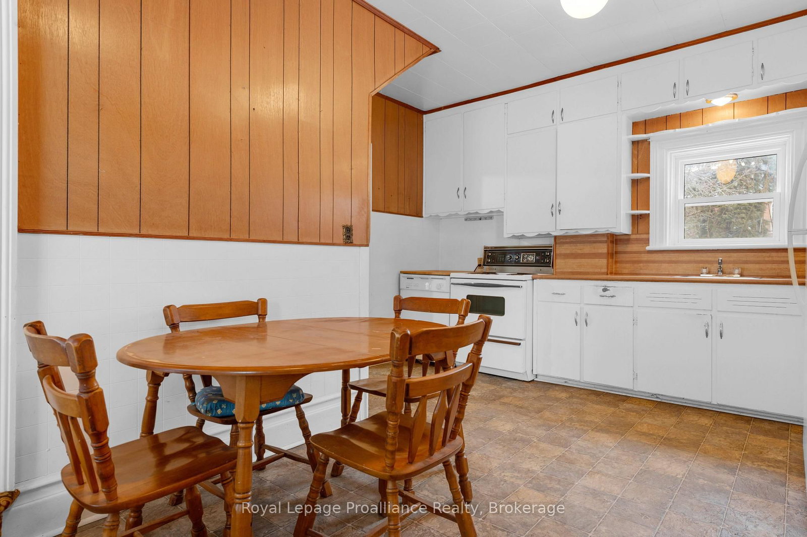 184 Edward Street • Stirling, ON photo 13