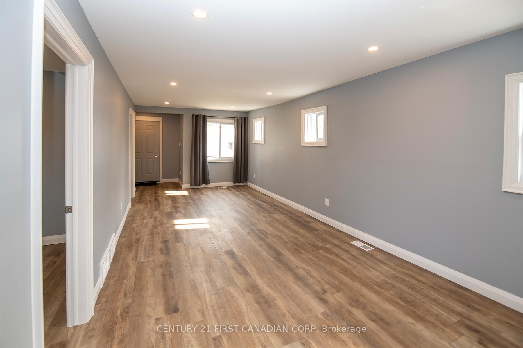 5 Briscoe Street W
