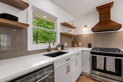 77 Chalk Street N • Huron East, ON photo 8