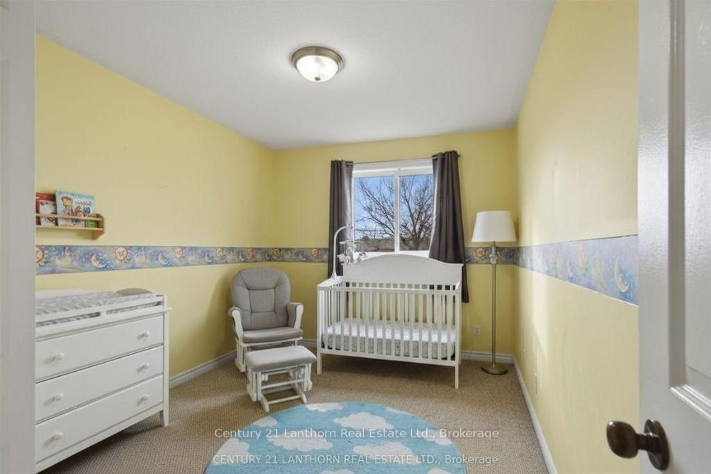6 Chisholm Square • Belleville, ON photo 13