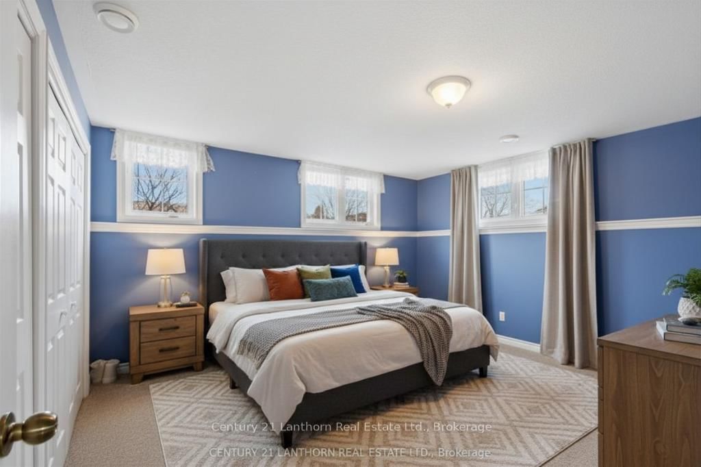 6 Chisholm Square • Belleville, ON photo 17