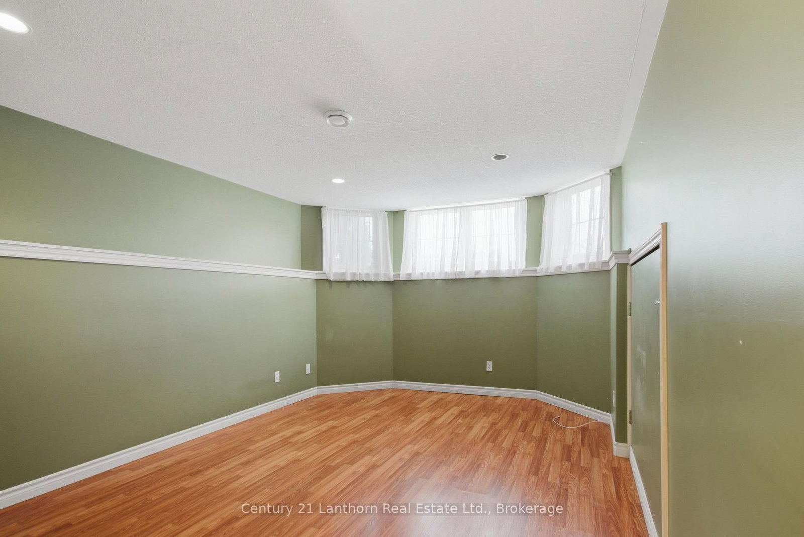 6 Chisholm Square • Belleville, ON photo 18