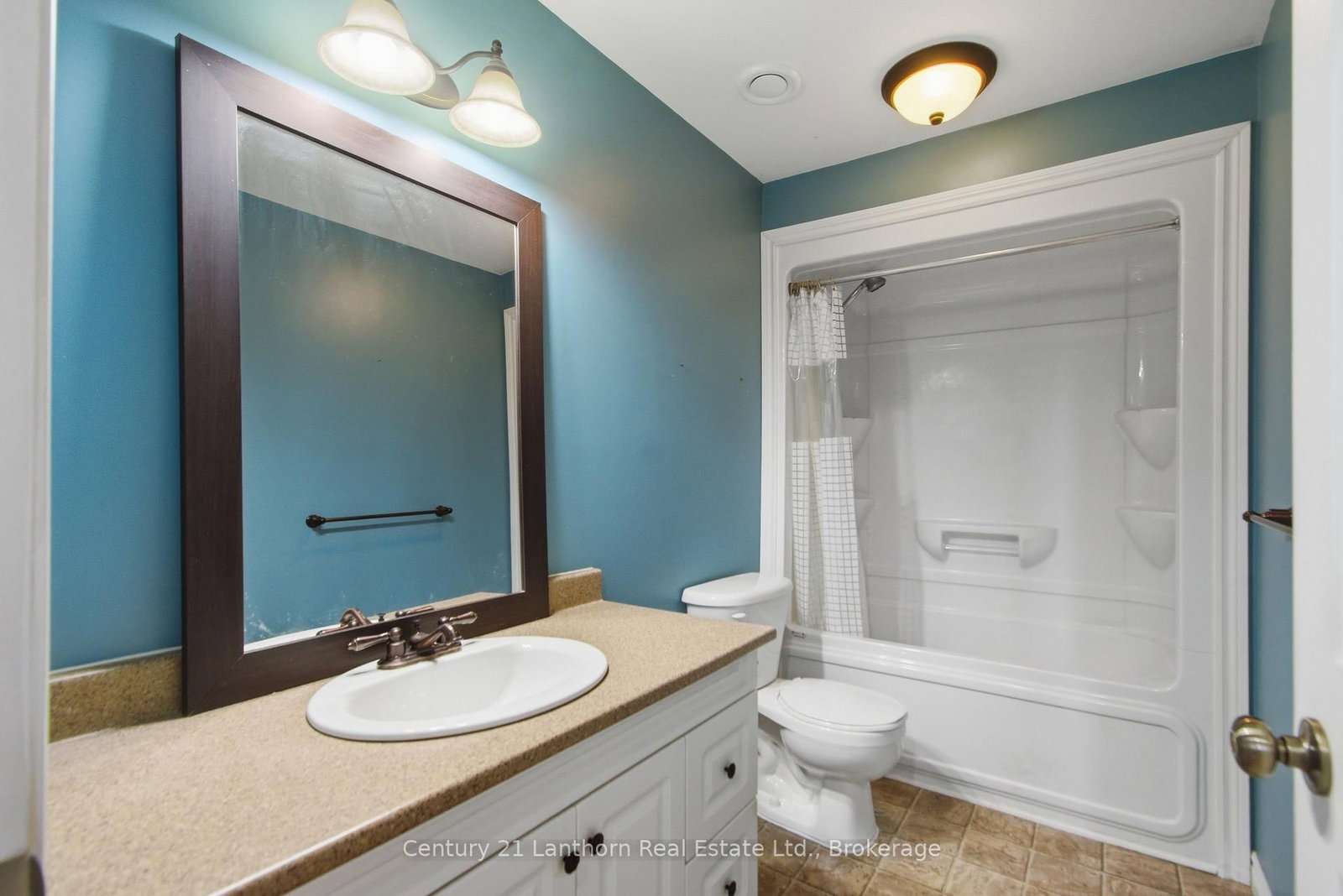 6 Chisholm Square • Belleville, ON photo 23