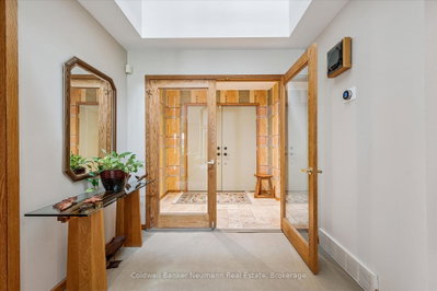 69 Woodland Glen Drive • Guelph, ON photo 4