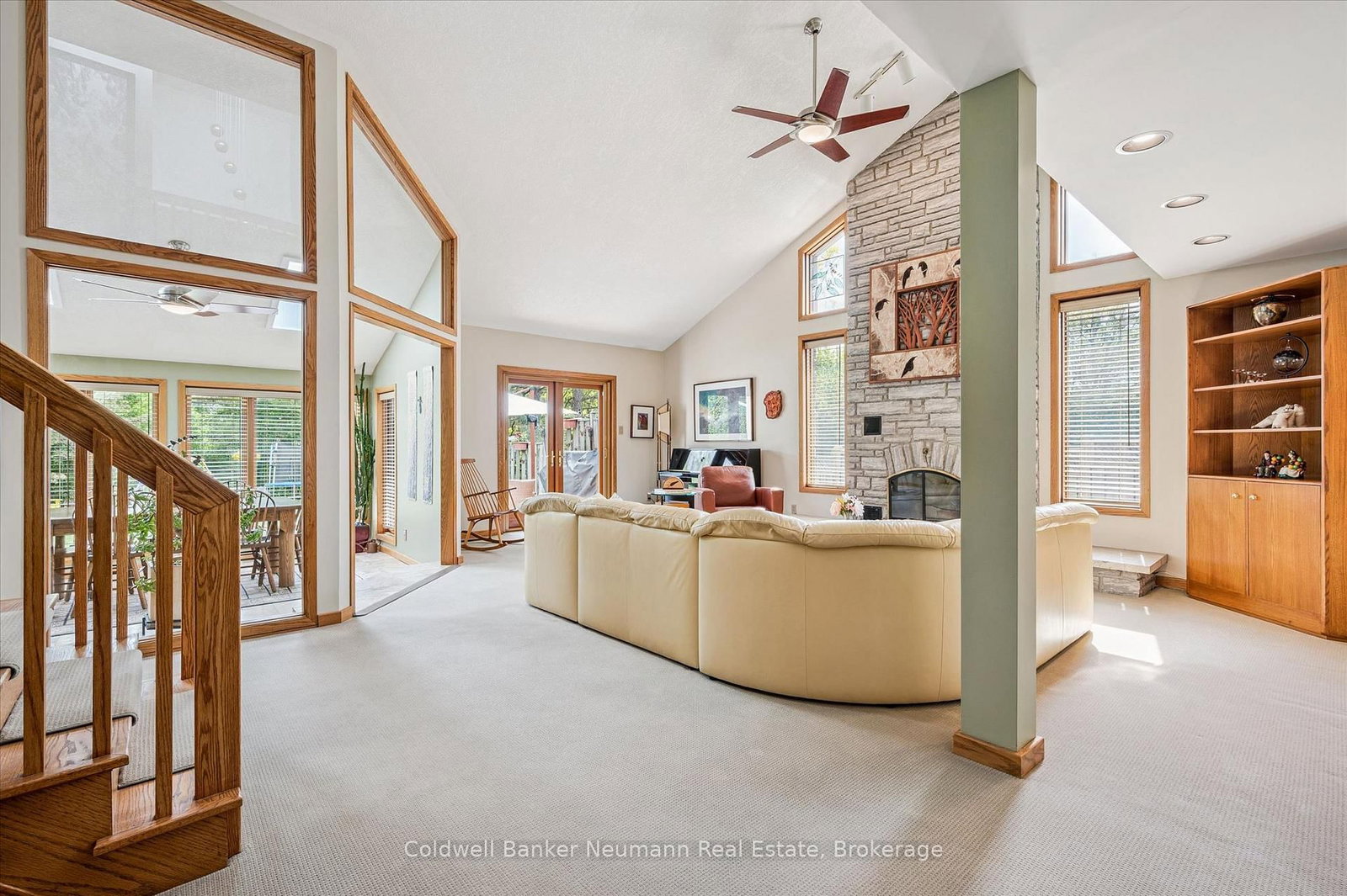 69 Woodland Glen Drive • Guelph, ON photo 5