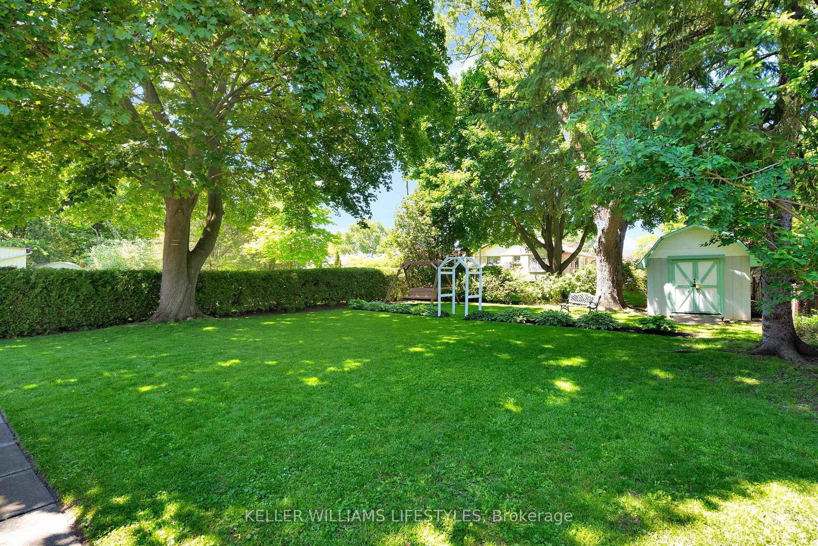1880 HERBERT Avenue • London East, ON photo 37