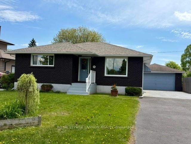 448 Heather Crescent