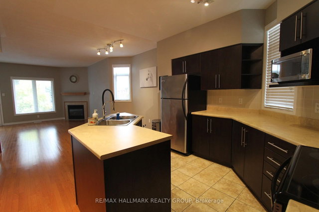 1063 Redtail Private