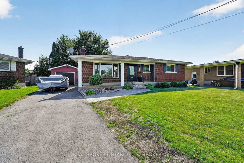 821 Haldimand Crescent