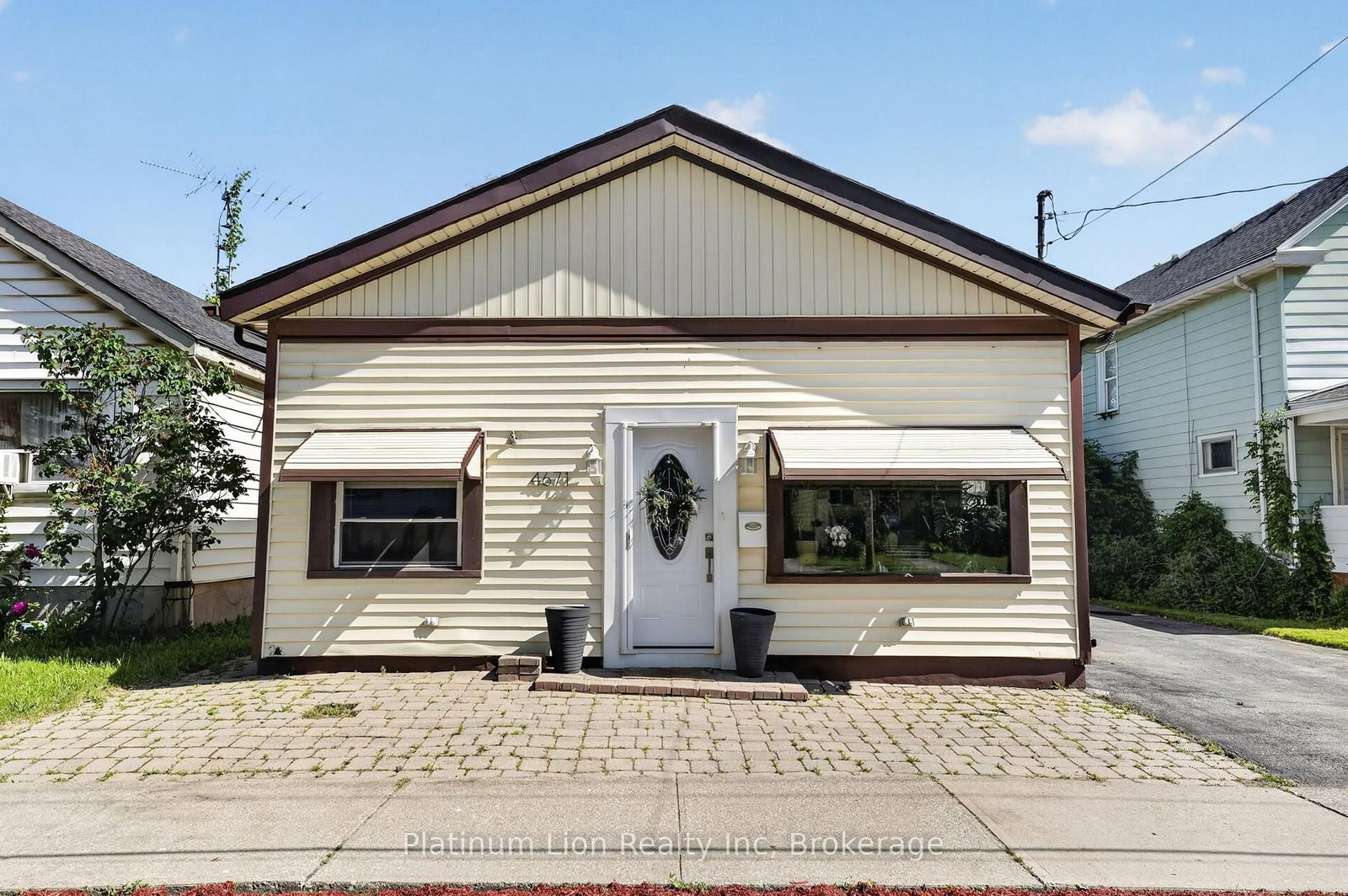 Detached House for lease at 4671 Ferguson Street, Niagara Falls, Ontario, L2E 2Z3 - Downtown - MLS: X13415482