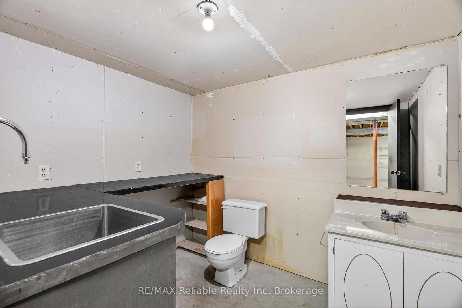 3396 Perth Road 130 • Perth South, ON photo 36