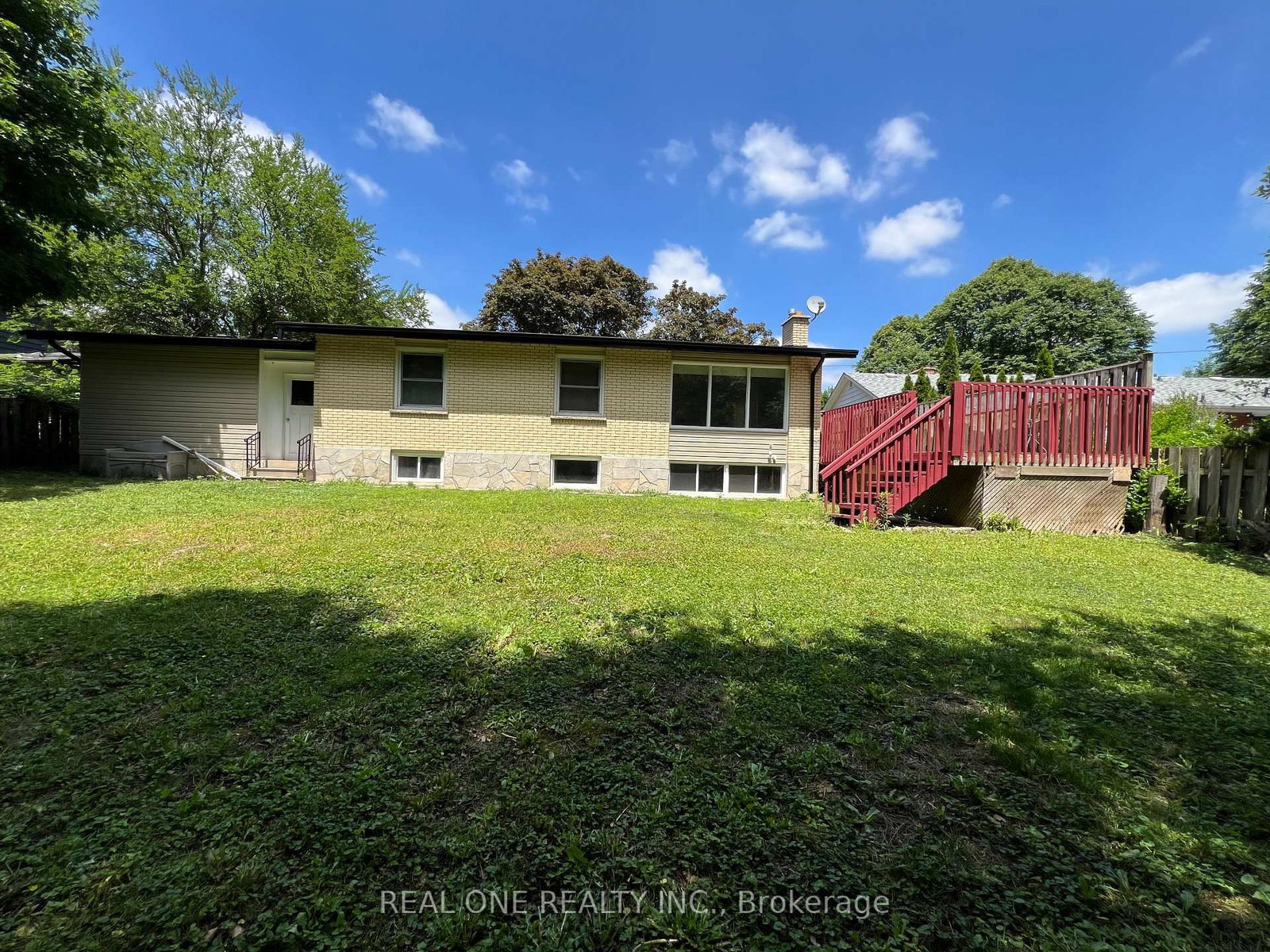 566 Middlewoods Drive, London North — photo 4