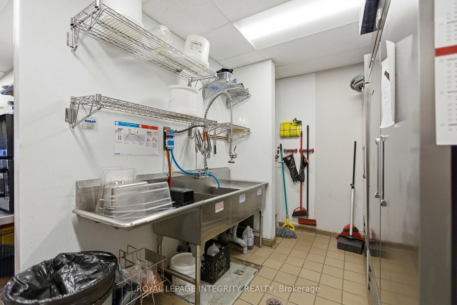 5507 Hazeldean Rd Road, Unit 4 - Photo 16