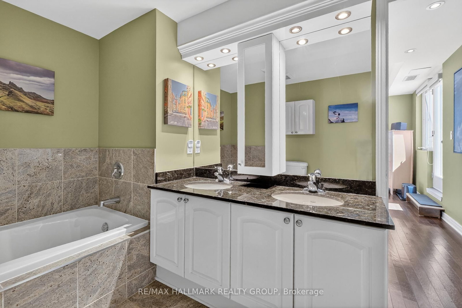 134 York Street • #PH01 • Ottawa, ON photo 29