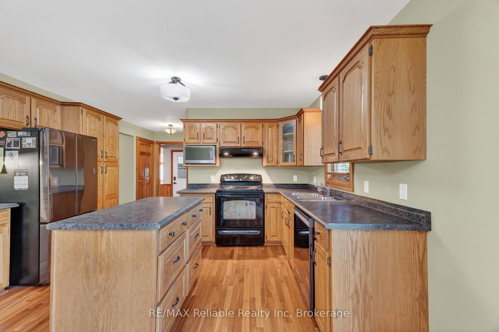 76 William Street • Huron East, ON photo 12