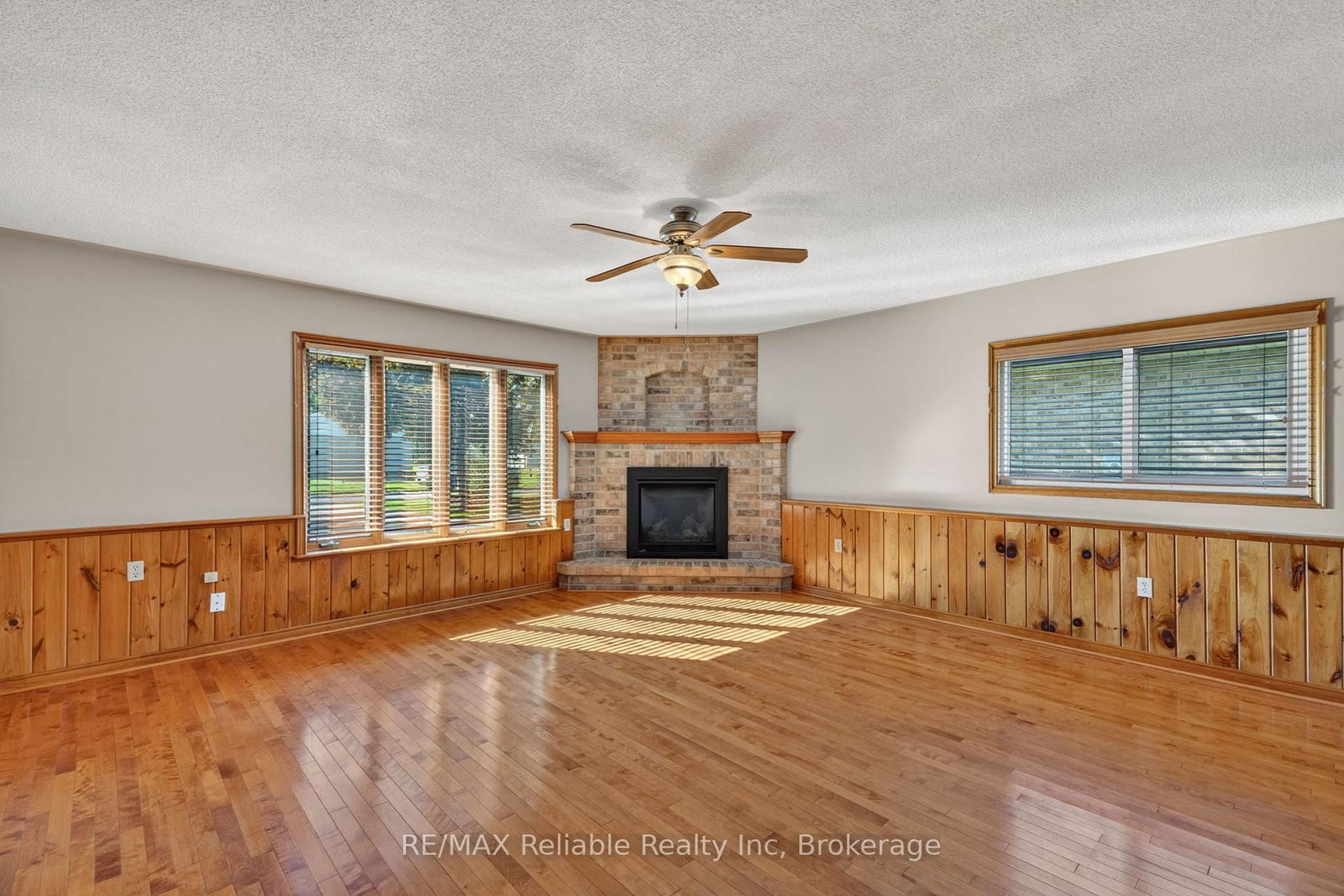 76 William Street • Huron East, ON photo 15