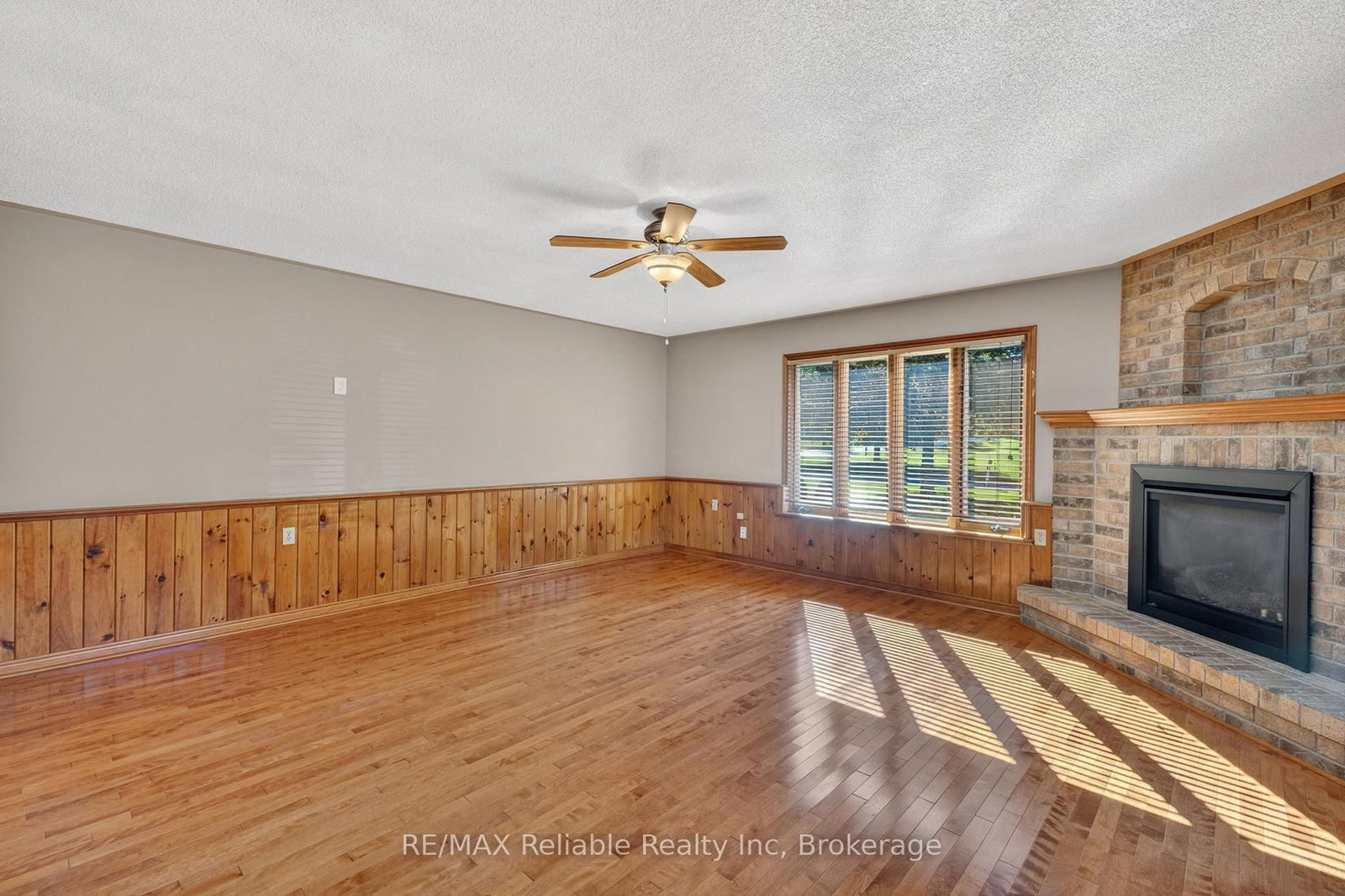 76 William Street • Huron East, ON photo 17