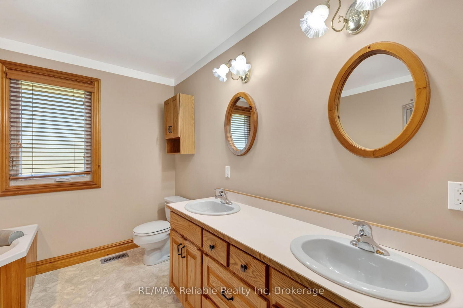 76 William Street • Huron East, ON photo 21