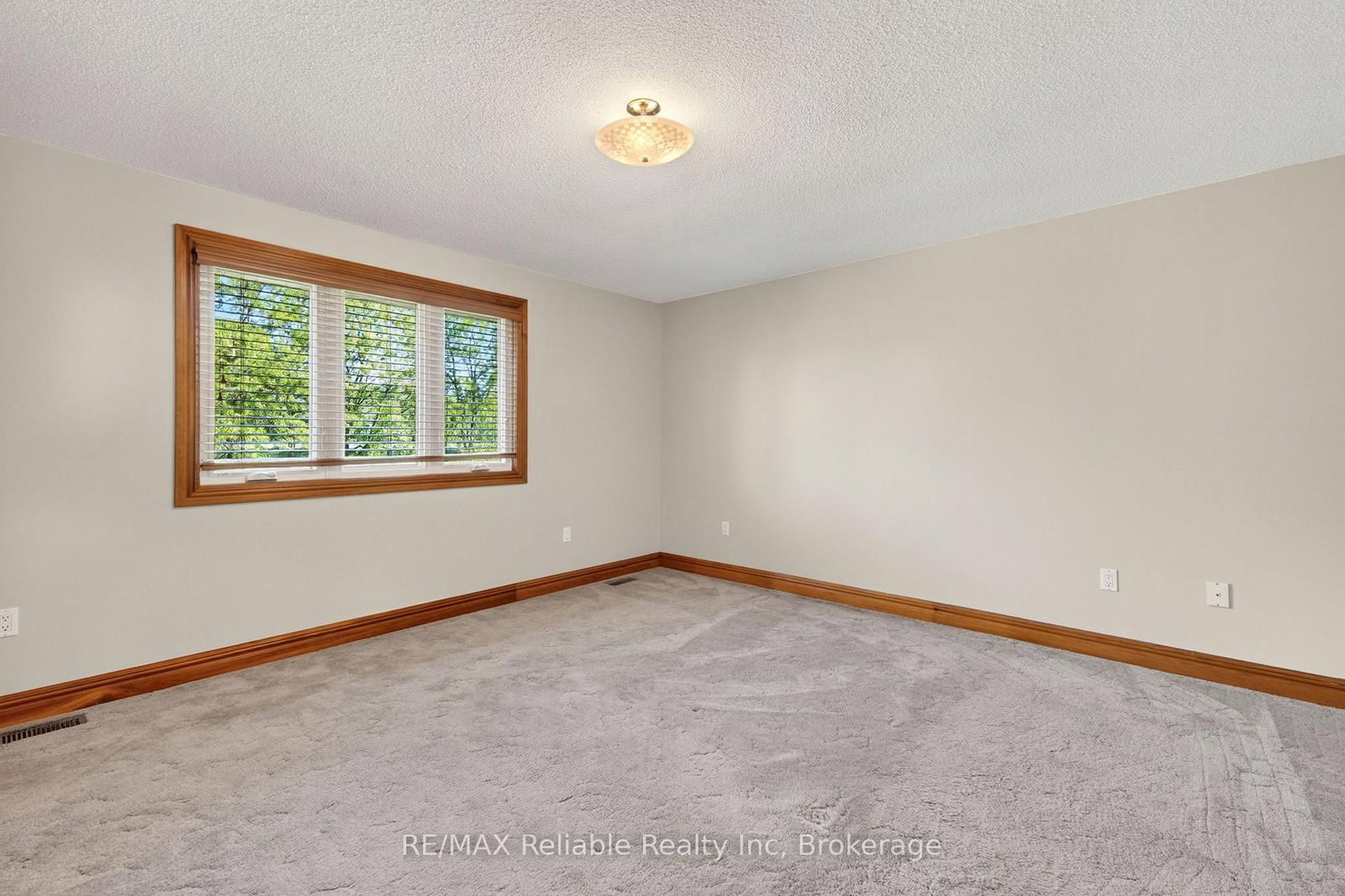 76 William Street • Huron East, ON photo 23