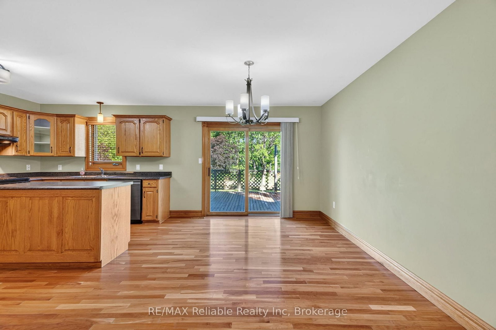 76 William Street • Huron East, ON photo 9